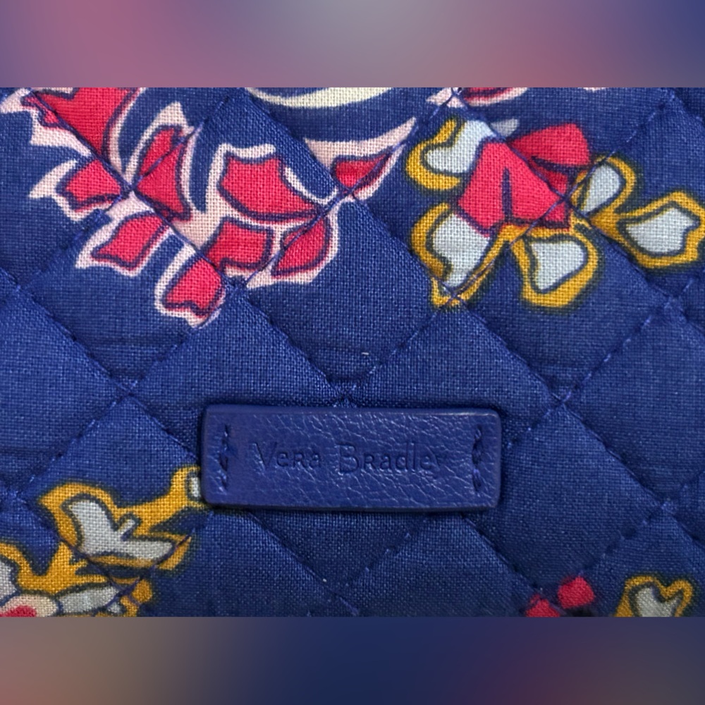 Vera Bradley wristlet/clutch bag. Excellent condition. - Picture 2 of 5